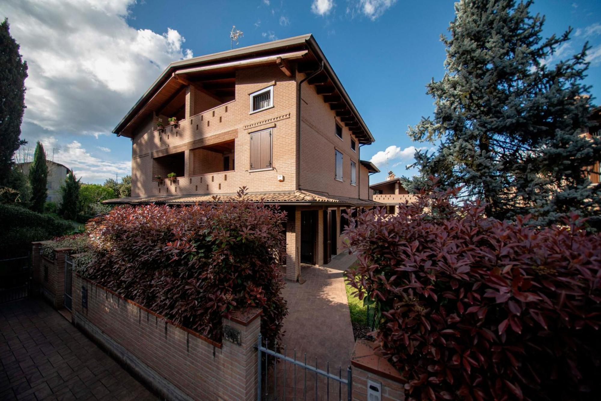 Jacuzzi Apartment In Italian Villa, Wi-Fi & Garden Sassuolo - Maranello Casalgrande Dış mekan fotoğraf