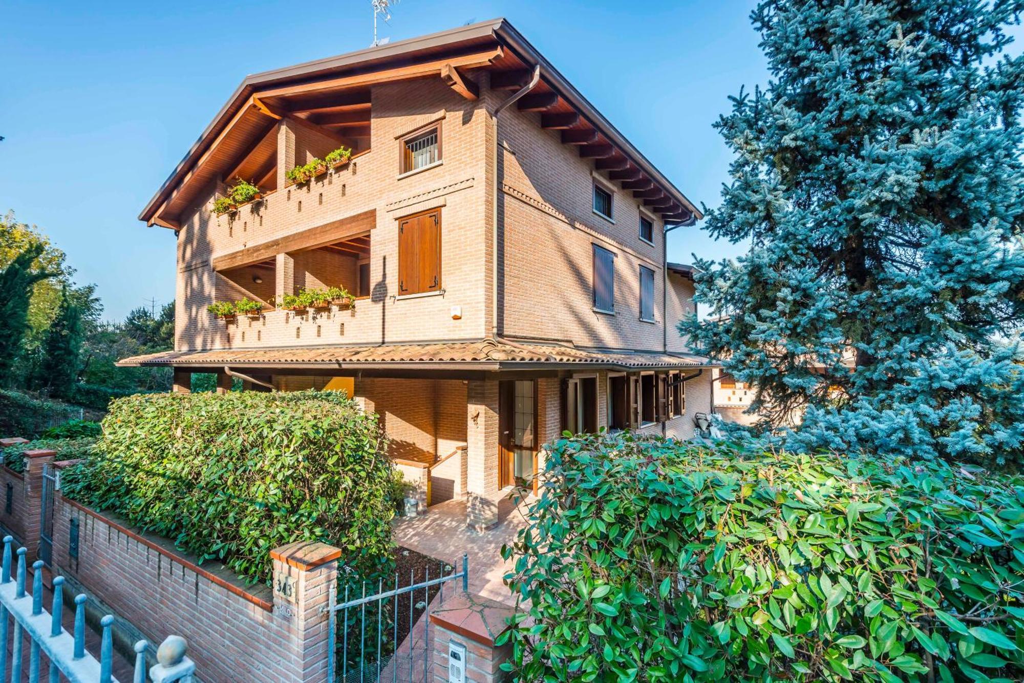 Jacuzzi Apartment In Italian Villa, Wi-Fi & Garden Sassuolo - Maranello Casalgrande Dış mekan fotoğraf
